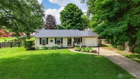 4065 Apache Trl, Jamestown, OH 45335