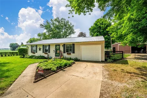 4065 Apache Trl, Jamestown, OH 45335 photo 2
