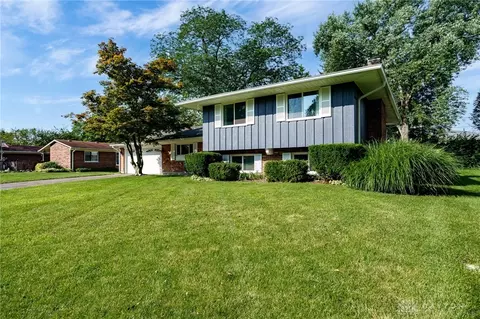 5423 Brainard Dr, Dayton, OH 45440