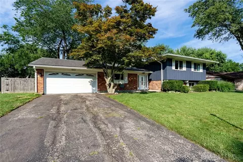 5423 Brainard Dr, Dayton, OH 45440 photo 2