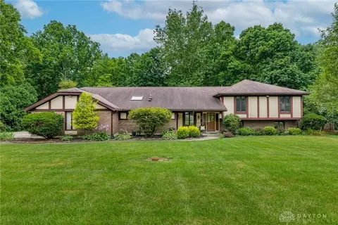 640 Woodbourne Trl, Dayton, OH 45459