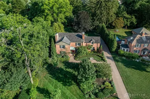 116 W Thruston Blvd, Oakwood, OH 45419