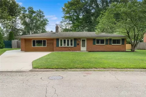 189 Belair Cir, Bellbrook, OH 45305