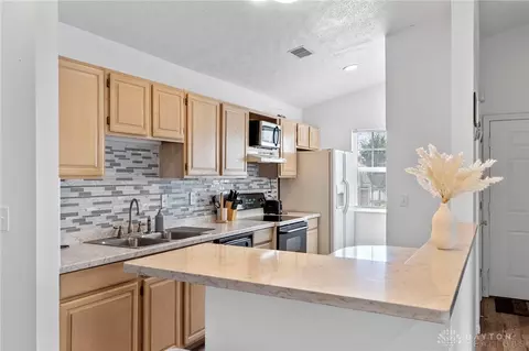 Kitchen - 6690 Wareham Ct, Dayton, OH 45459 photo 1 of 3
