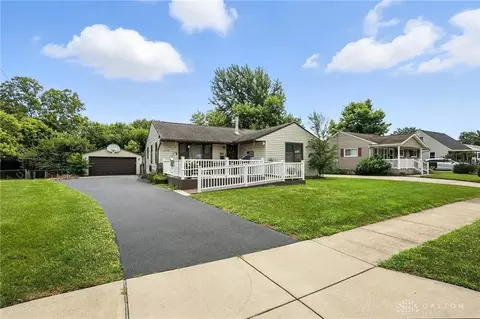 3520 Valleywood Dr, Kettering, OH 45429