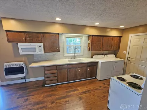 2903 E Cunnington Ln, Kettering, OH 45420 photo 3