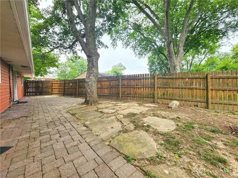 2903 E Cunnington Ln, Kettering, OH 45420 photo 2