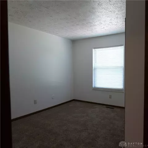 9860 Mandel Dr, Centerville, OH 45458 photo 20