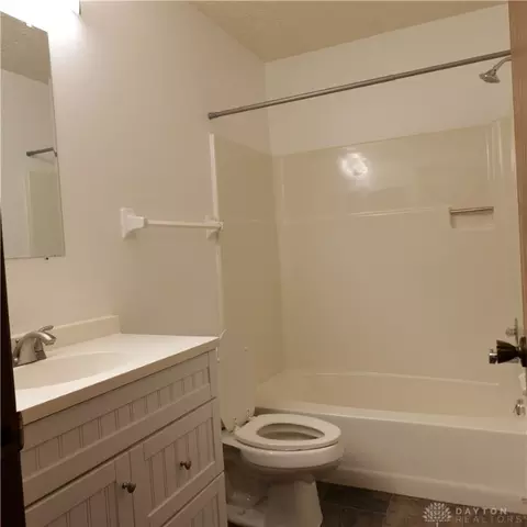 9860 Mandel Dr, Centerville, OH 45458 photo 21