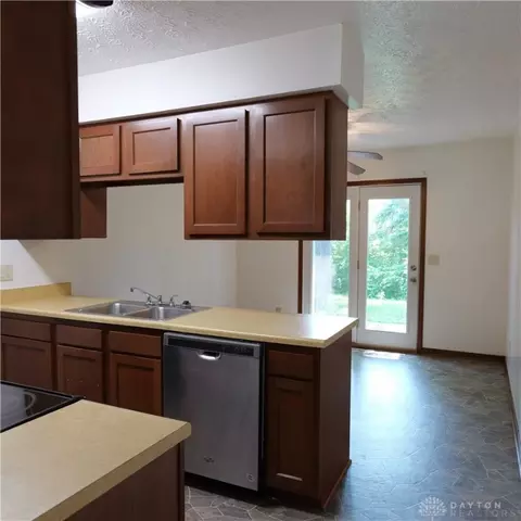 9860 Mandel Dr, Centerville, OH 45458 photo 24