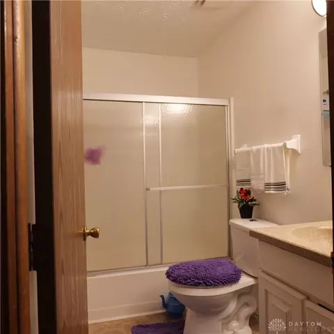 9860 Mandel Dr, Centerville, OH 45458 photo 16