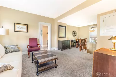 1012 Greenridge Dr, Kettering, OH 45429 photo 4