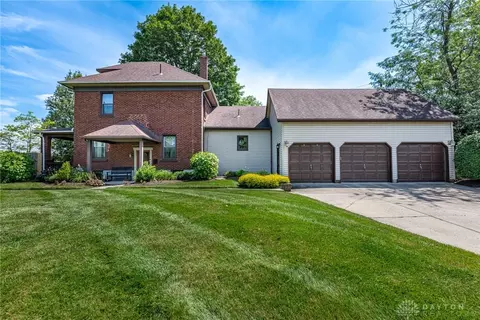 1012 Greenridge Dr, Kettering, OH 45429