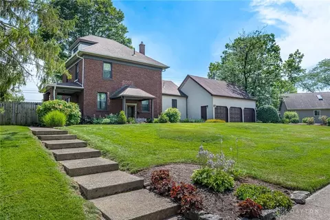 1012 Greenridge Dr, Kettering, OH 45429 photo 2