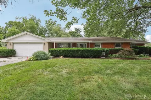 2154 Marcia Dr, Bellbrook, OH 45305