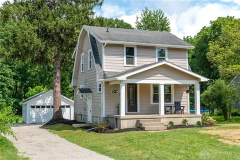 1474 S Central Dr, Dayton, OH 45432