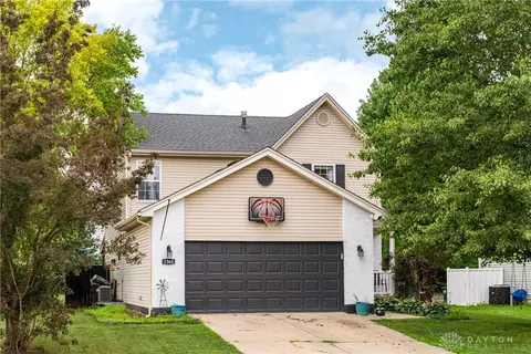 1360 Crescent Ct, Xenia, OH 45385
