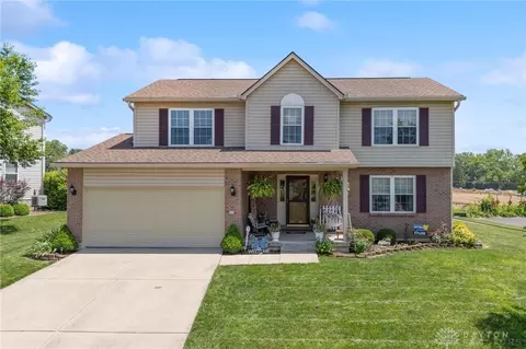 10 Concord Cir, Springboro, OH 45066