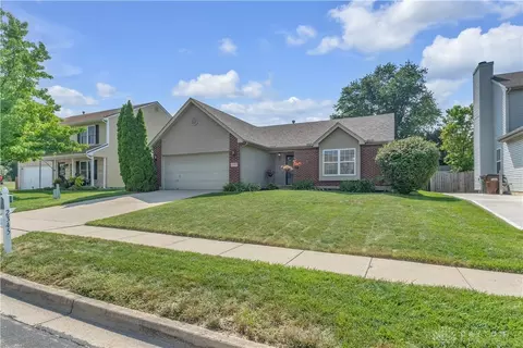 2345 Faircreek Ridge Dr, Fairborn, OH 45324