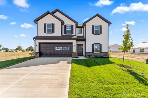214 Meadow Dr, New Carlisle, OH 45344