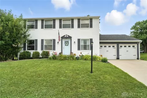 2332 Oakbark St, Miamisburg, OH 45342