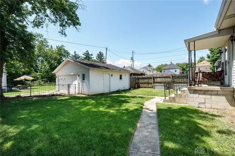 Exterior - 2027 Elmwood Ave, Springfield, OH 45505 photo 14 of 15
