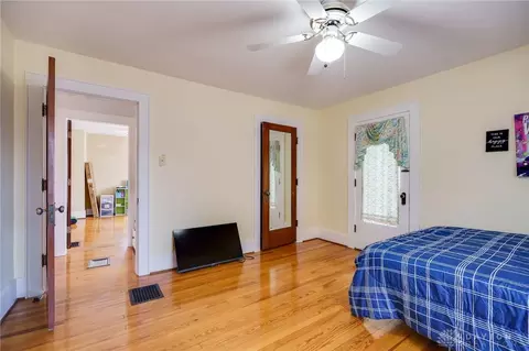 Bedroom - 2027 Elmwood Ave, Springfield, OH 45505 photo 5 of 10