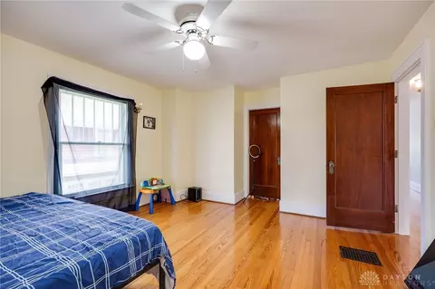 Bedroom - 2027 Elmwood Ave, Springfield, OH 45505 photo 4 of 10