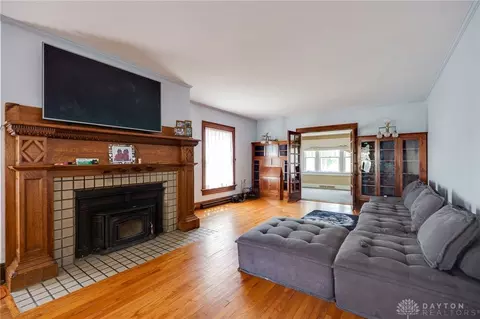 Living - 2027 Elmwood Ave, Springfield, OH 45505 photo 1 of 8