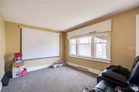 Living - 2027 Elmwood Ave, Springfield, OH 45505 photo 8 of 8