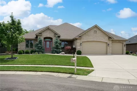 332 Crown Point Dr, Dayton, OH 45458