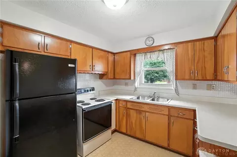 Kitchen - 3832 Traine Dr, Kettering, OH 45429 photo 1 of 3