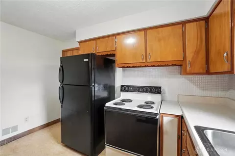 Kitchen - 3832 Traine Dr, Kettering, OH 45429 photo 3 of 3
