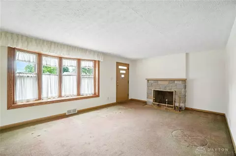 Living - 3832 Traine Dr, Kettering, OH 45429 photo 2 of 5