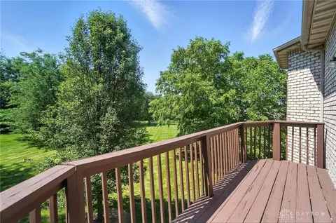 Exterior - 2655 Ballydoyle Dr, Springfield, OH 45503 photo 13 of 14