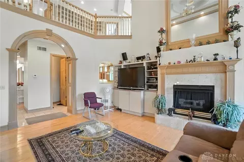 Living - 2655 Ballydoyle Dr, Springfield, OH 45503 photo 9 of 14