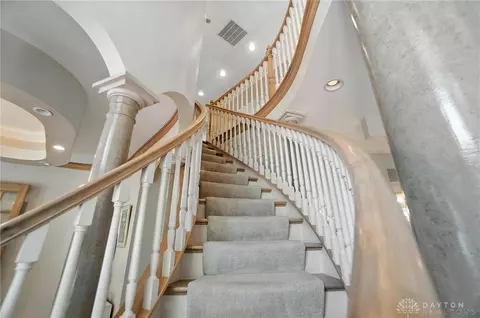Entry Way - 2655 Ballydoyle Dr, Springfield, OH 45503 photo 9 of 18