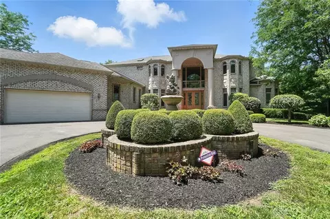 Exterior - 2655 Ballydoyle Dr, Springfield, OH 45503 photo 6 of 14