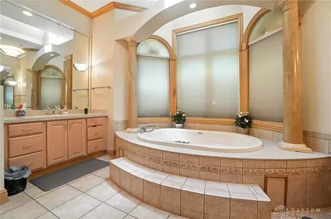 Bath - 2655 Ballydoyle Dr, Springfield, OH 45503 photo 5 of 10