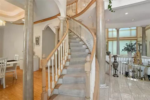 Entry Way - 2655 Ballydoyle Dr, Springfield, OH 45503 photo 8 of 18