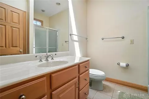 Bath - 2655 Ballydoyle Dr, Springfield, OH 45503 photo 8 of 10