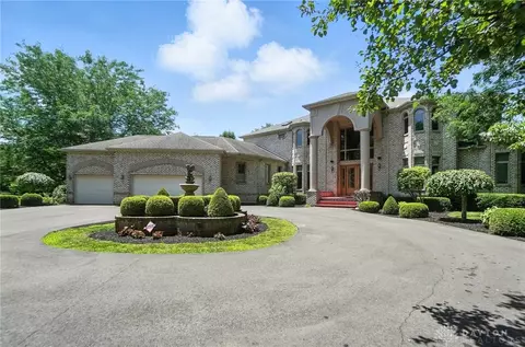 Exterior - 2655 Ballydoyle Dr, Springfield, OH 45503 photo 8 of 14