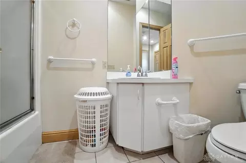 Bath - 2655 Ballydoyle Dr, Springfield, OH 45503 photo 6 of 10