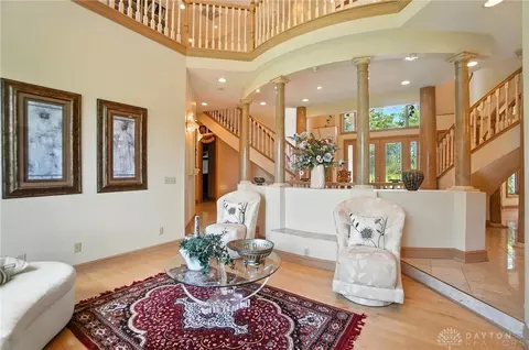Living - 2655 Ballydoyle Dr, Springfield, OH 45503 photo 3 of 14