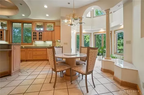 Dining - 2655 Ballydoyle Dr, Springfield, OH 45503 photo 2 of 6