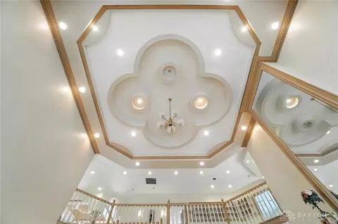 Entry Way - 2655 Ballydoyle Dr, Springfield, OH 45503 photo 4 of 18