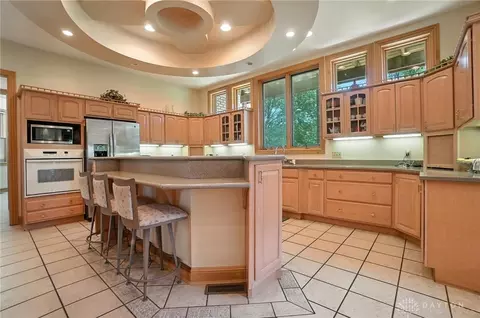 Kitchen - 2655 Ballydoyle Dr, Springfield, OH 45503 photo 2 of 7