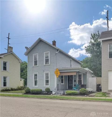 24 S Main St, Franklin, OH 45005