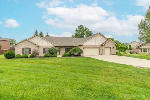 355 Echo Valley Dr, Vandalia, OH 45377