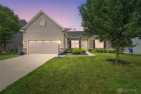 5071 Meadowview St, Tipp City, OH 45371